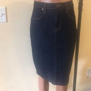 Lexi jean denim skirt size 6